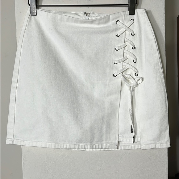 cupcakes & cashmere Dresses & Skirts - White A-Line Mini Skirt Tie Front Casual